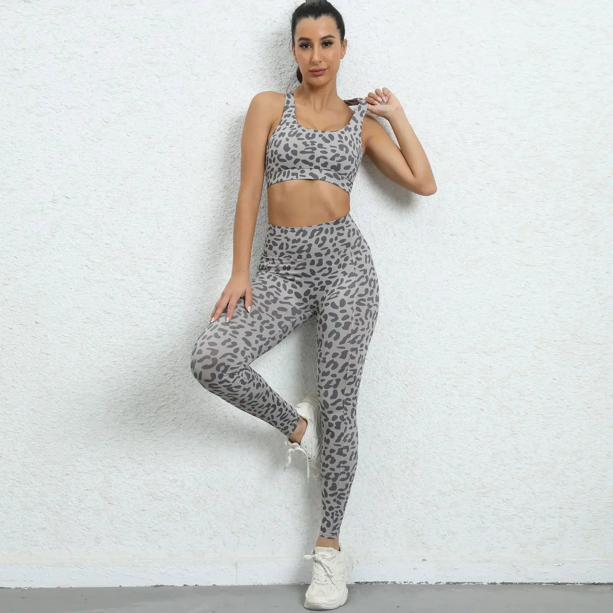 Conjunto Leopard Print- 2 peças Top e Calça